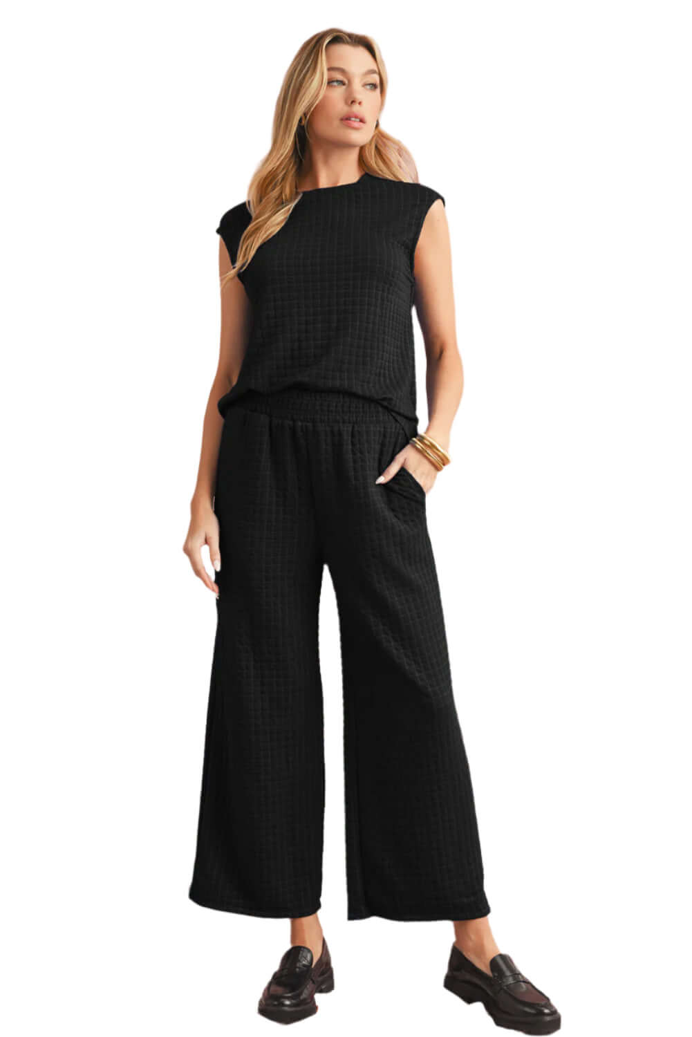 Effortless chic black two-piece set – ideal for casual outings and weekends