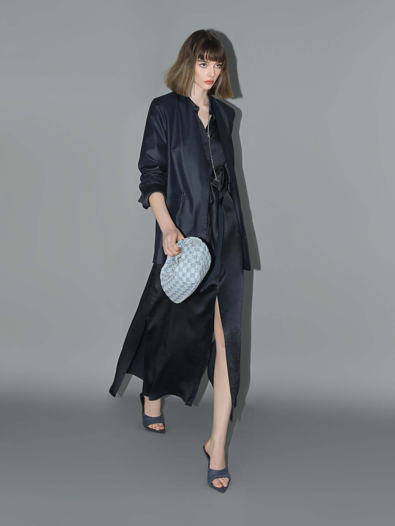 Minimalist Navy Collarless Tailored Blazer-2