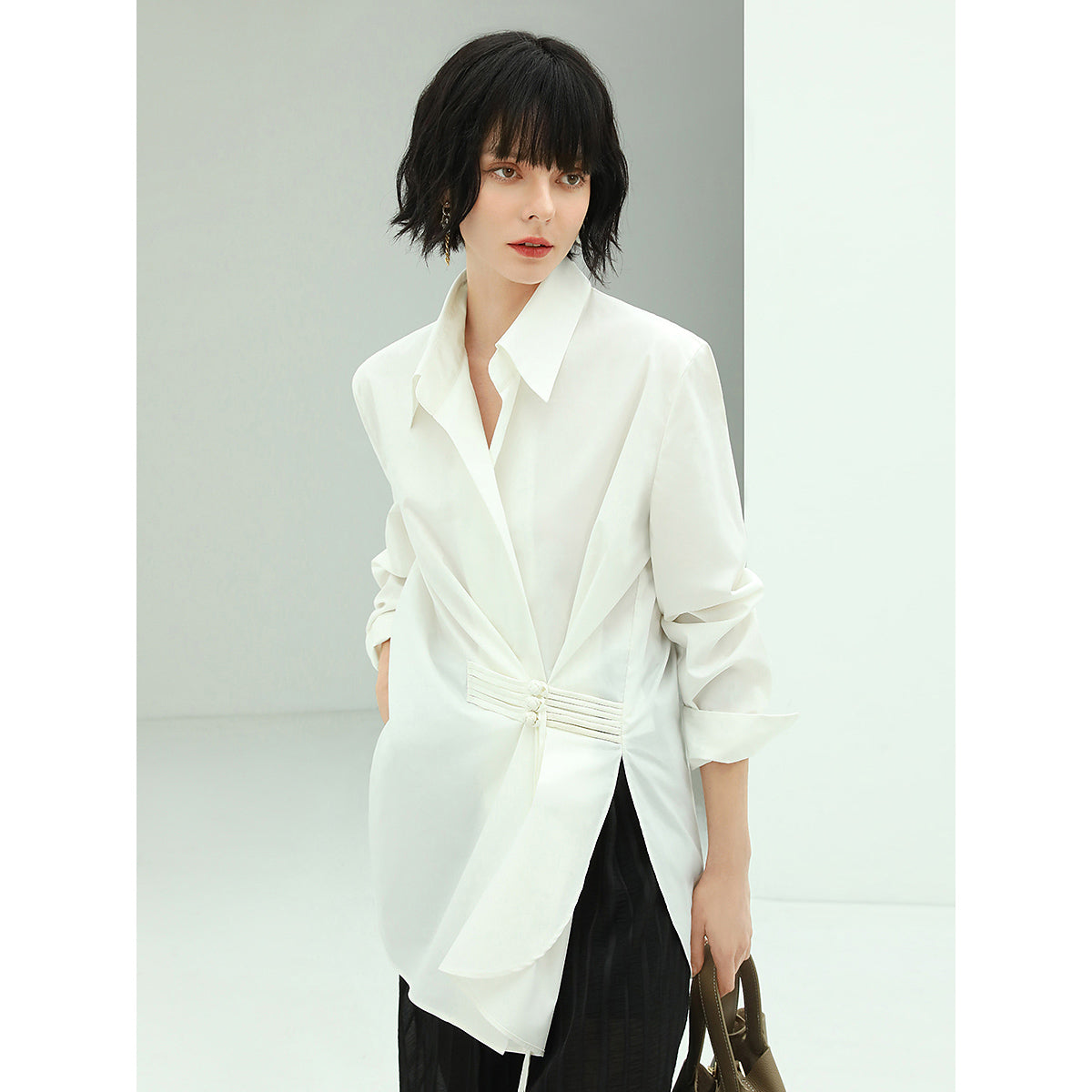 Suave Asymmetrical Hem Knot Buckled White Shirt-2