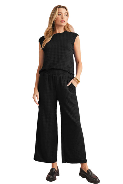 Effortless chic black two-piece set – ideal for casual outings and weekends
