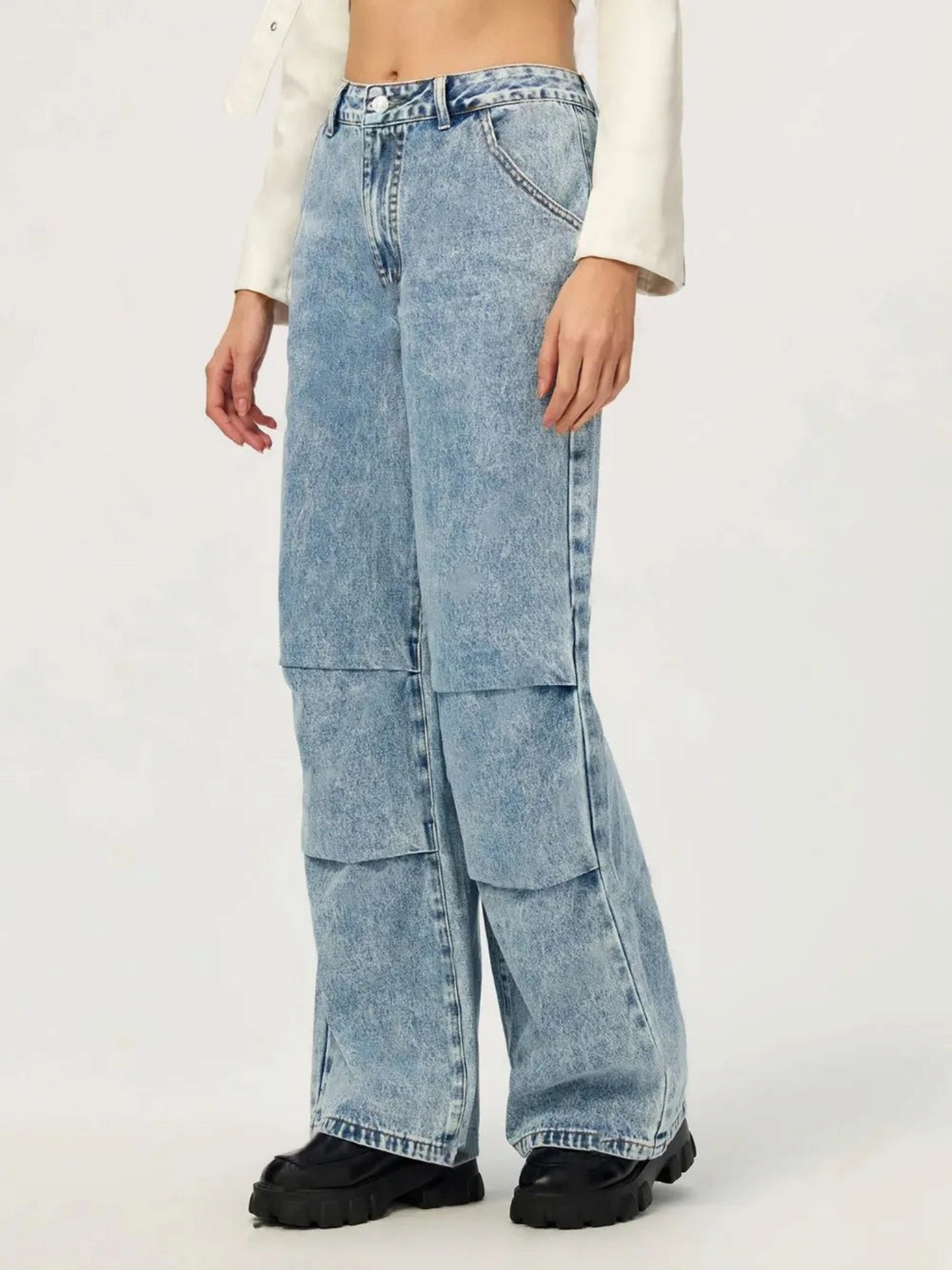 Wide Leg Cargo Jeans