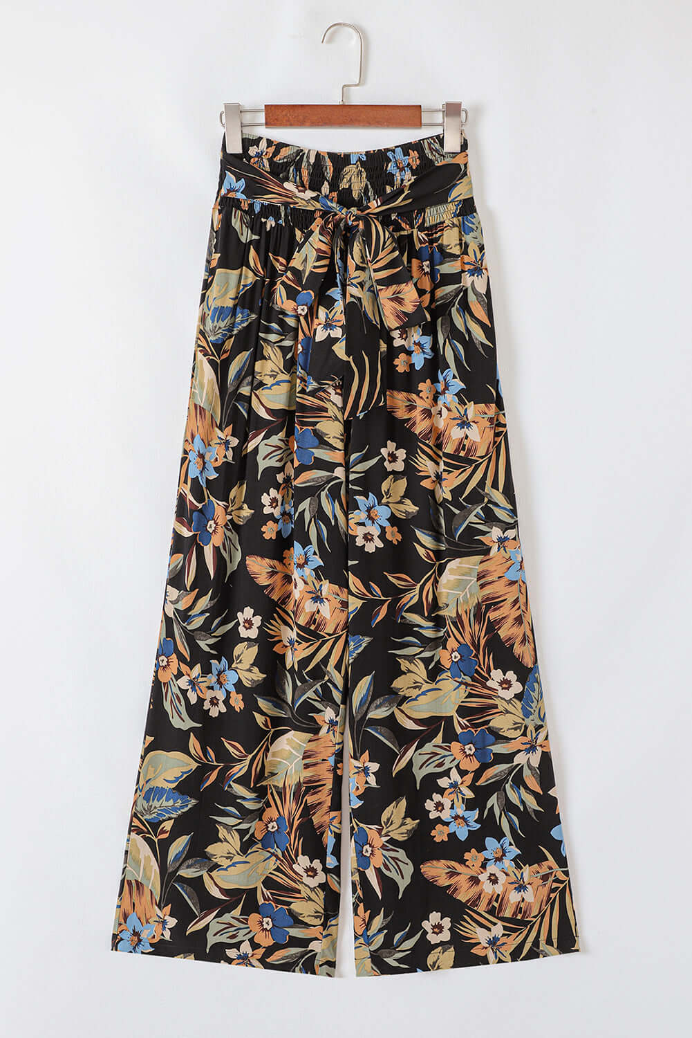 Casual boho floral wide-leg trousers with a relaxed fit, perfect for warm-weather outfits.