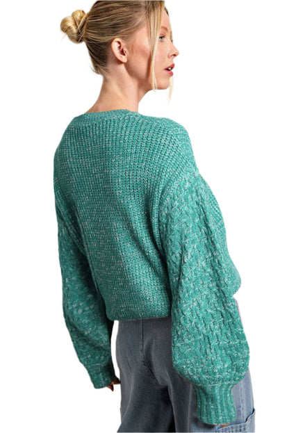 Women Chunky Knit Pullover – Neutral Tones. Green colour. Side view.