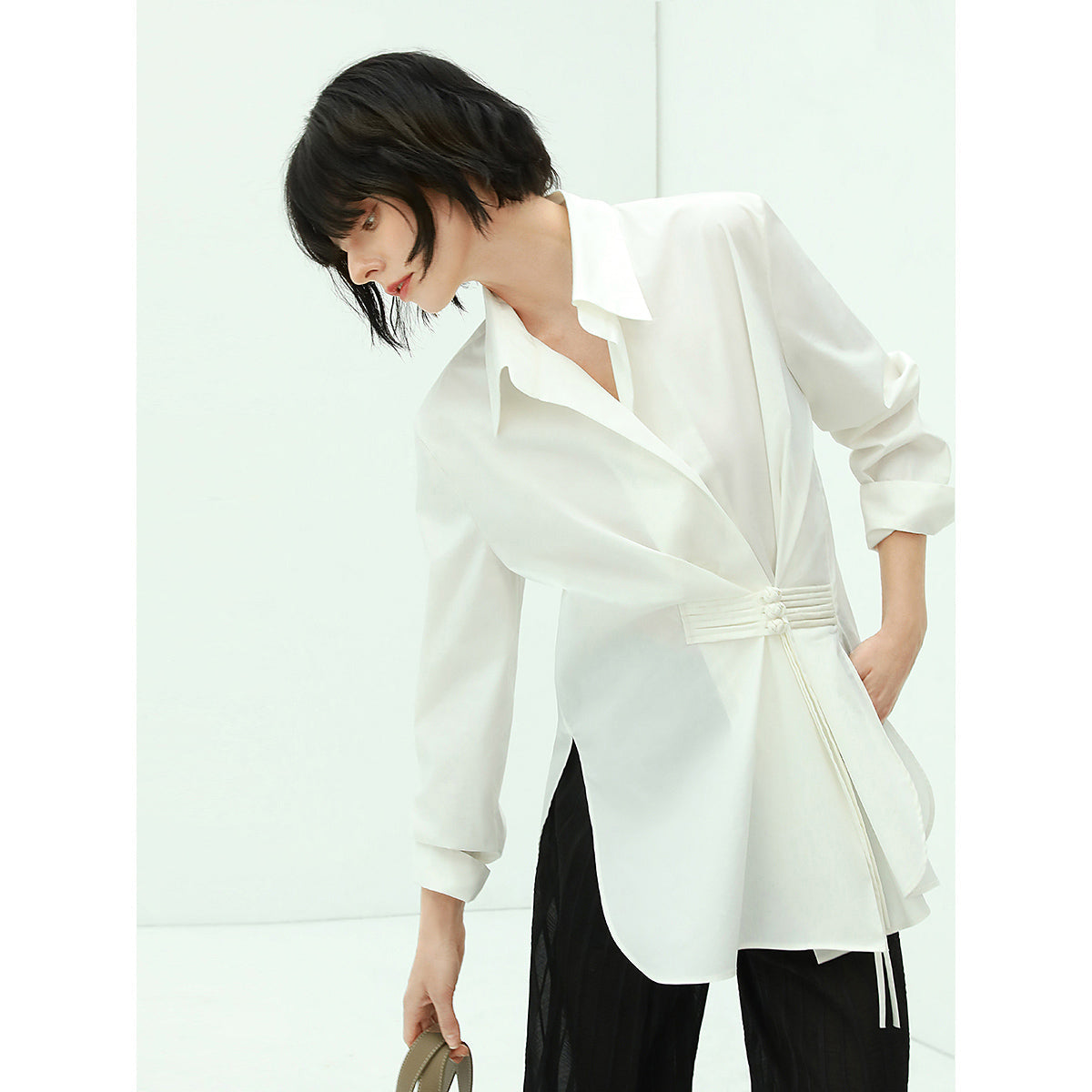 Suave Asymmetrical Hem Knot Buckled White Shirt-1